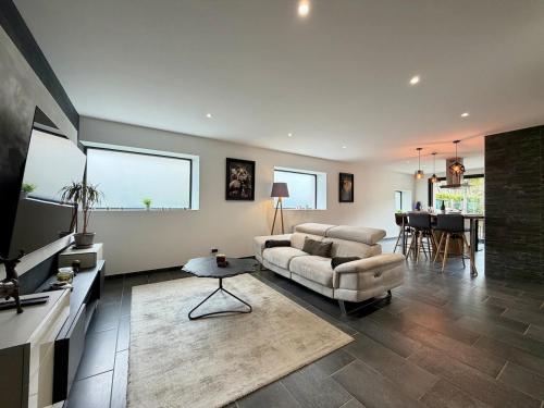 Parenthèse Détente Avec Jacuzzi & Terrasse 4 Pers (Parenthese Detente Avec Jacuzzi & Terrasse 4 Pers) in Nivolas-Vermelle