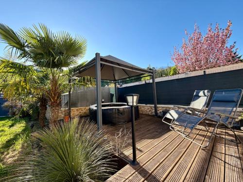 Parenthèse Détente Avec Jacuzzi & Terrasse 4 Pers (Parenthese Detente Avec Jacuzzi & Terrasse 4 Pers) in Nivolas-Vermelle