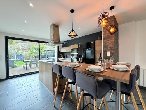 Parenthèse Détente Avec Jacuzzi & Terrasse 4 Pers (Parenthese Detente Avec Jacuzzi & Terrasse 4 Pers) in Nivolas-Vermelle