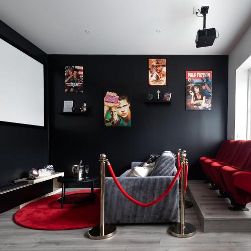 Le Hollywood, Cinéma privé, Jacuzzi & Popcorn