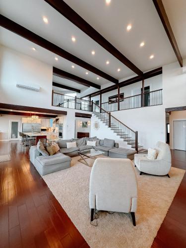 Luxury Custom Home overlooking Pearl Harbor in Honolulu Airport