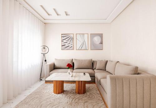 Welcomly 11 - Luxury apartment in Tangier – khách sạn tại Manar