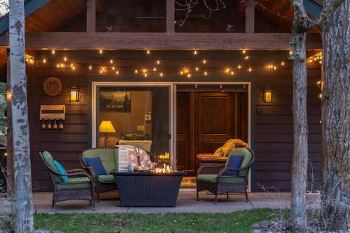 Chickadee Cabin - Boutique Stay close to Downtown - image 5