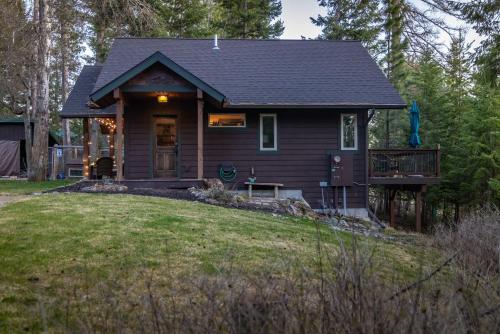 Chickadee Cabin - Boutique Stay close to Downtown - image 13