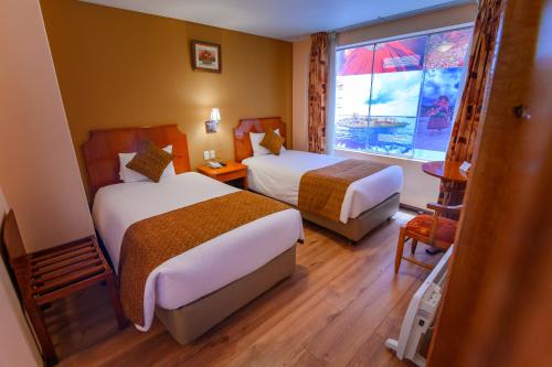 2 twin beds