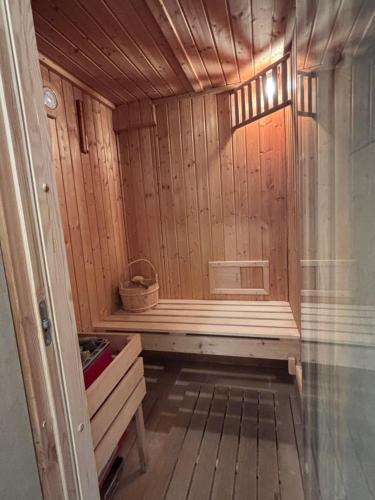 Frisch Saniert Ferienhaus Achterland - Strand, Sauna, Kamin, WLAN und ein großer Garten in Kamminke