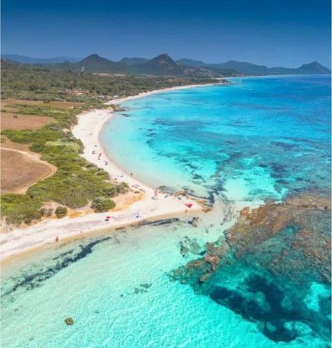 Sant'Elmo Castiadas villetta vista mare 200m dalla spiaggia – khách sạn tại Santelmo