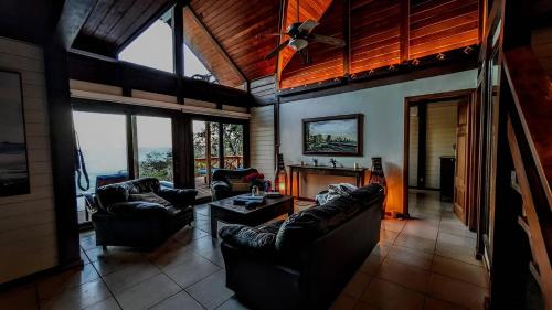 Casa Aquiles, Free Sea Fishing Trip Included! in El Gigante