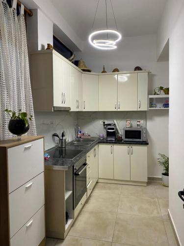 virtuve, Guest House Brahimasi in Corovode