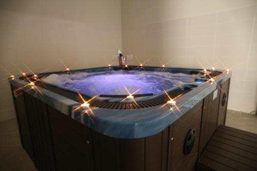 Джакузі, Hotel Carmen in Предял