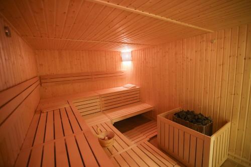 Джакузі, Hotel Carmen in Предял