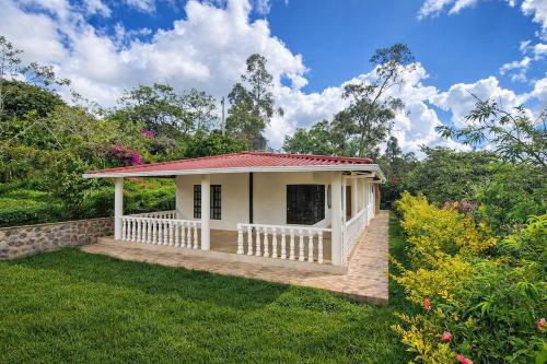 Quiet country villa with amazing views in Pacho