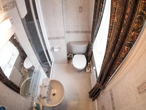 Bathroom, Corstorphine Lodge Hotel near Edinburgh Zoo