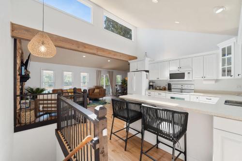 Racetrack Cove 3bed 2bth Lake Views Dock - image 14