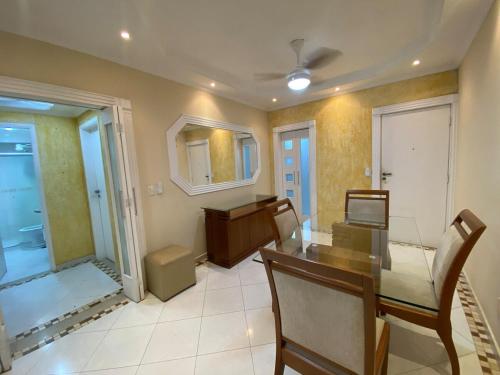 Apartamento Aconchegante praia das Asturias Guarujá-SP (Apartamento Asturias Guaruja com Estacionamento, Wi-Fi, Servico de Praia , Excelente localizacao, 5 ) in อัสตูเรียส