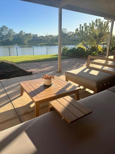 Private Lagoon Retreat in 瑞馬克