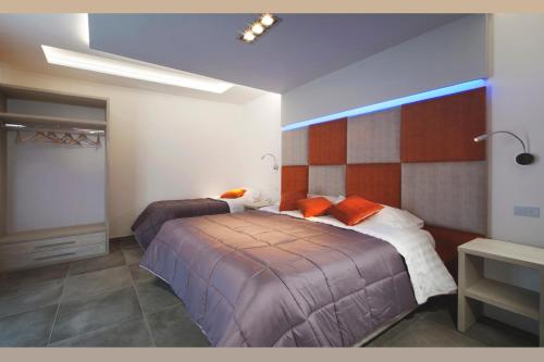 

Sorrento Orange Suites