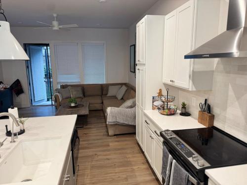 Kitchen, FIFA 2026 HUB - Direct Walking Path to ATL Stadium in Blandtown