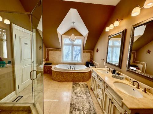 iResidence in Toronto - Unique Mansion - Fantastic Views with Breakfast, Toronto (photo 4)