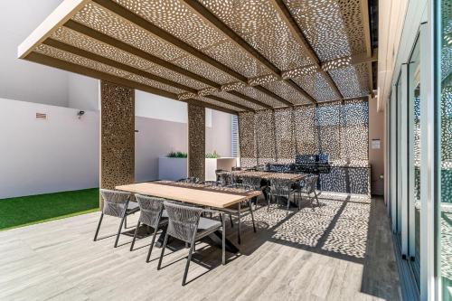 Lowanna Beach Resort Kawana in Sunshine Coast