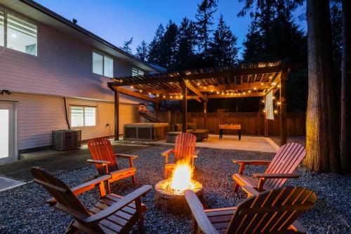 Bunny Bliss - Lower Level HotTub FirePit Theatre in Langley