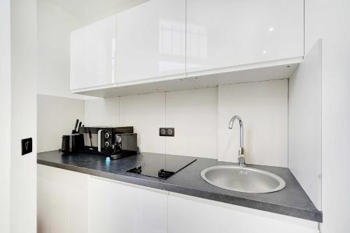 Kitchen, Elegant Studio - 2P - Place Pigalle in Montmartre