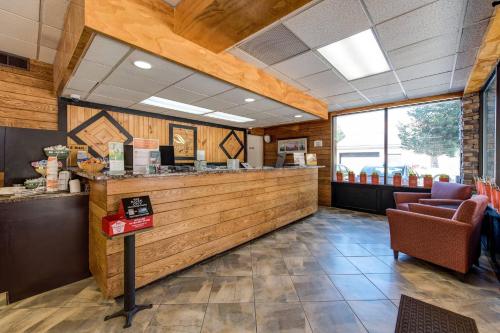 Quality Inn Creekside - Downtown Gatlinburg - image 31