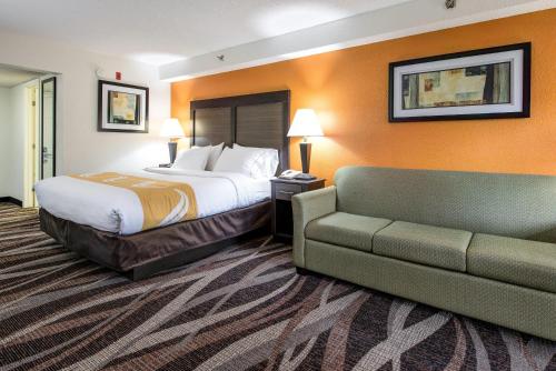 Quality Inn Creekside - Downtown Gatlinburg - image 25