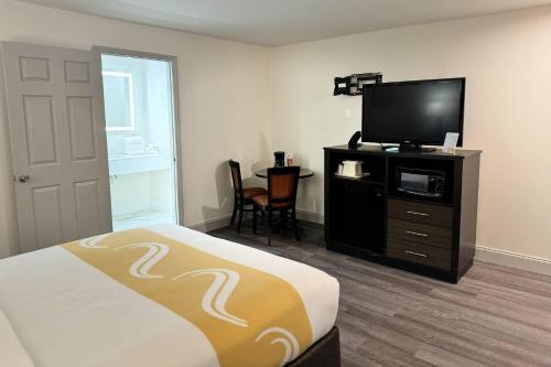 Quality Inn Creekside - Downtown Gatlinburg - image 23