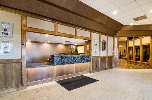 Clarion Inn Garden City - image 30