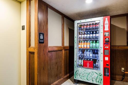 Clarion Inn Garden City - image 39