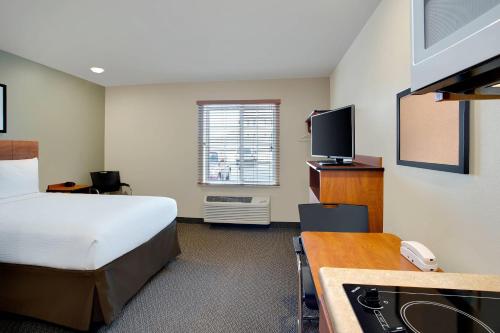 WoodSpring Suites Columbus Easton in Strawberry Farms