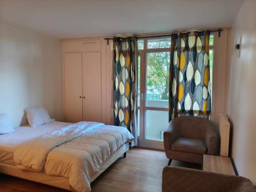 Villiers GUEST ROOM chambre d'hôte Golf Gonesse