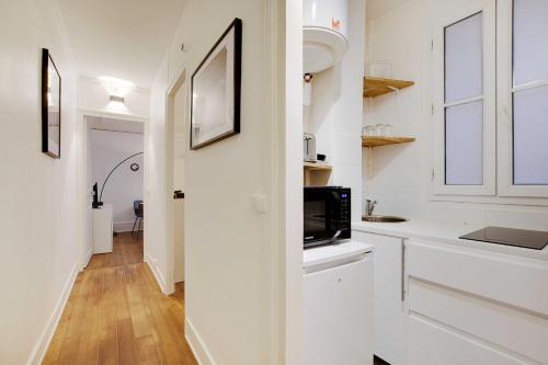 Kitchen, Magnificent apartment - 1BR 4P - Sacre-Cœur in Montmartre