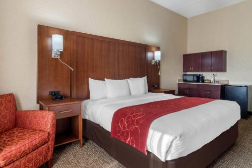Comfort Suites Woodstock - image 36
