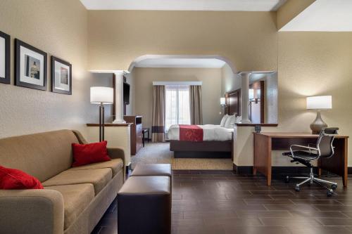 Comfort Suites Woodstock - image 37