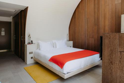Hotel SEZZ Saint-Tropez - Tap to explore photos
