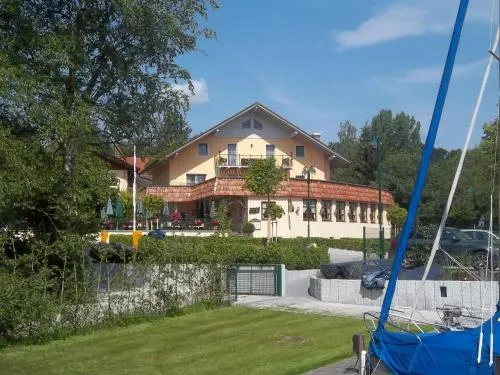 Hotel Mutz Garni in Inning am Ammersee, Deutschland