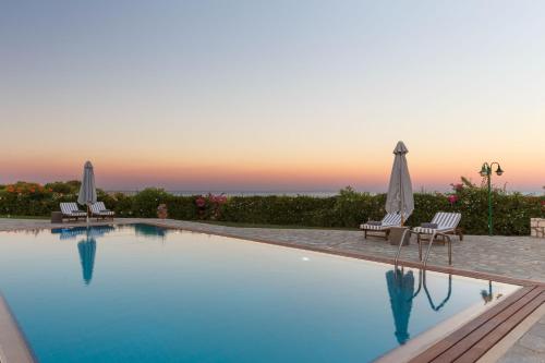 Belvedere Beachfront Villa - image 10