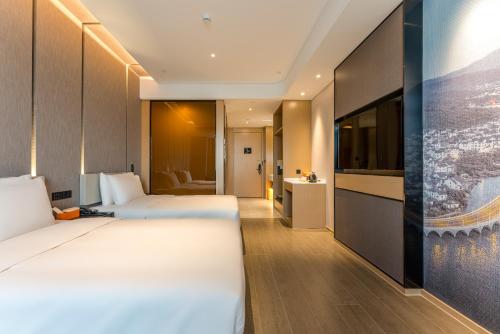 Atour Hotel Suzhou University Town Yuexi Subway Station