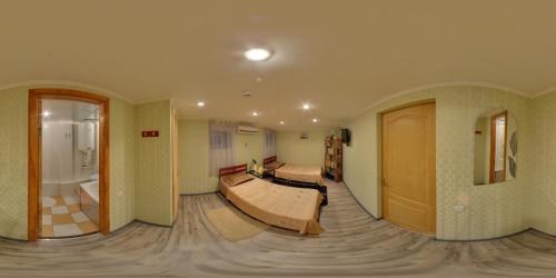 Yellowunlimited Hotel The 3-star Yellow Unlimited Hotel offers comfort and convenience whether youre on business or holiday in Kharkiv. The property features a wide range of facilities to make your stay a pleasant experie