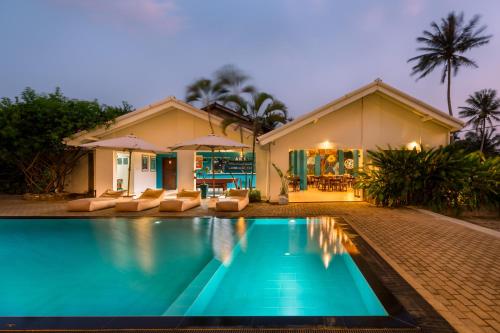 Shangrela Beach Resort by ARK in Хиккадува