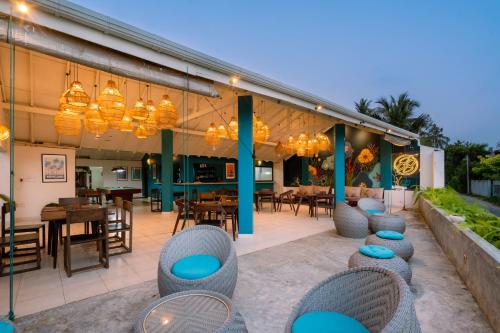 Shangrela Beach Resort by ARK in Хиккадува