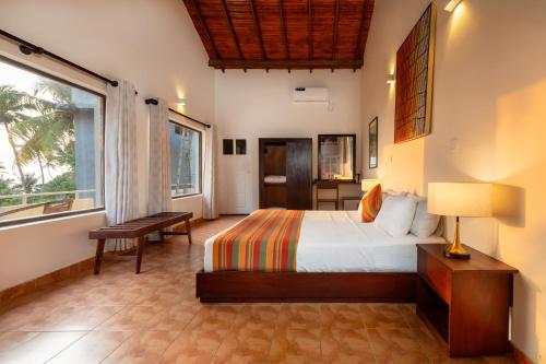 Shangrela Beach Resort by ARK in Хиккадува