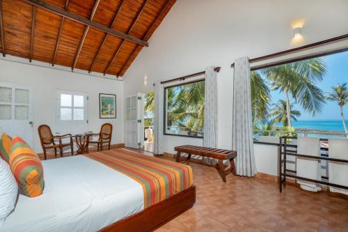 Shangrela Beach Resort by ARK in Хиккадува