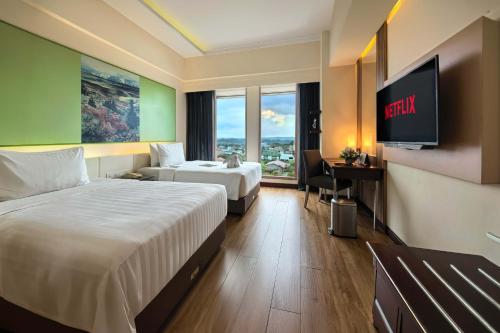 Guestroom, Grand Candi Hotel in Semarang