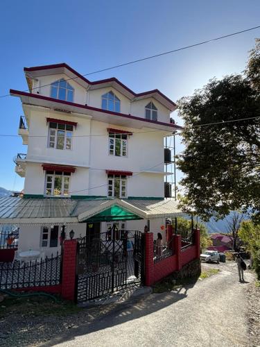Stayenest Mashobra with Balcony View photo 5