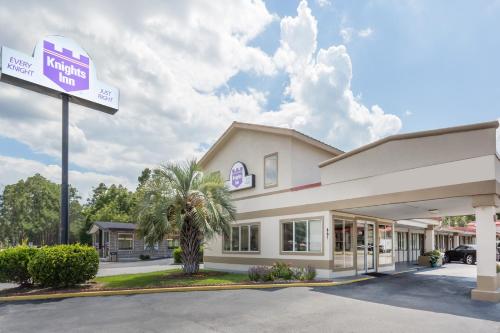 . Knights Inn Statesboro