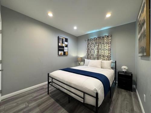 Spacious 3 bedroom unit with backyard and parking just 10 minutes from Rodeo Dr and attractions!, Los Angeles (fotografie 6)