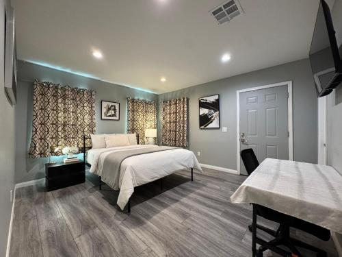 Spacious 3 bedroom unit with backyard and parking just 10 minutes from Rodeo Dr and attractions!, Los Angeles (fotografie 3)